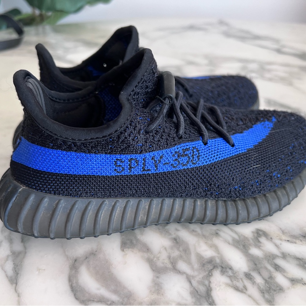 Yeezy Boost 350 V2 Kids in Dazzling Blue | sz 1 Youth